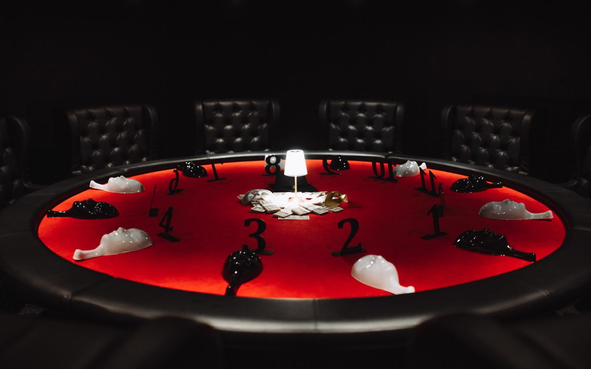 Игра Мафия с падающими стульями в Тольятти